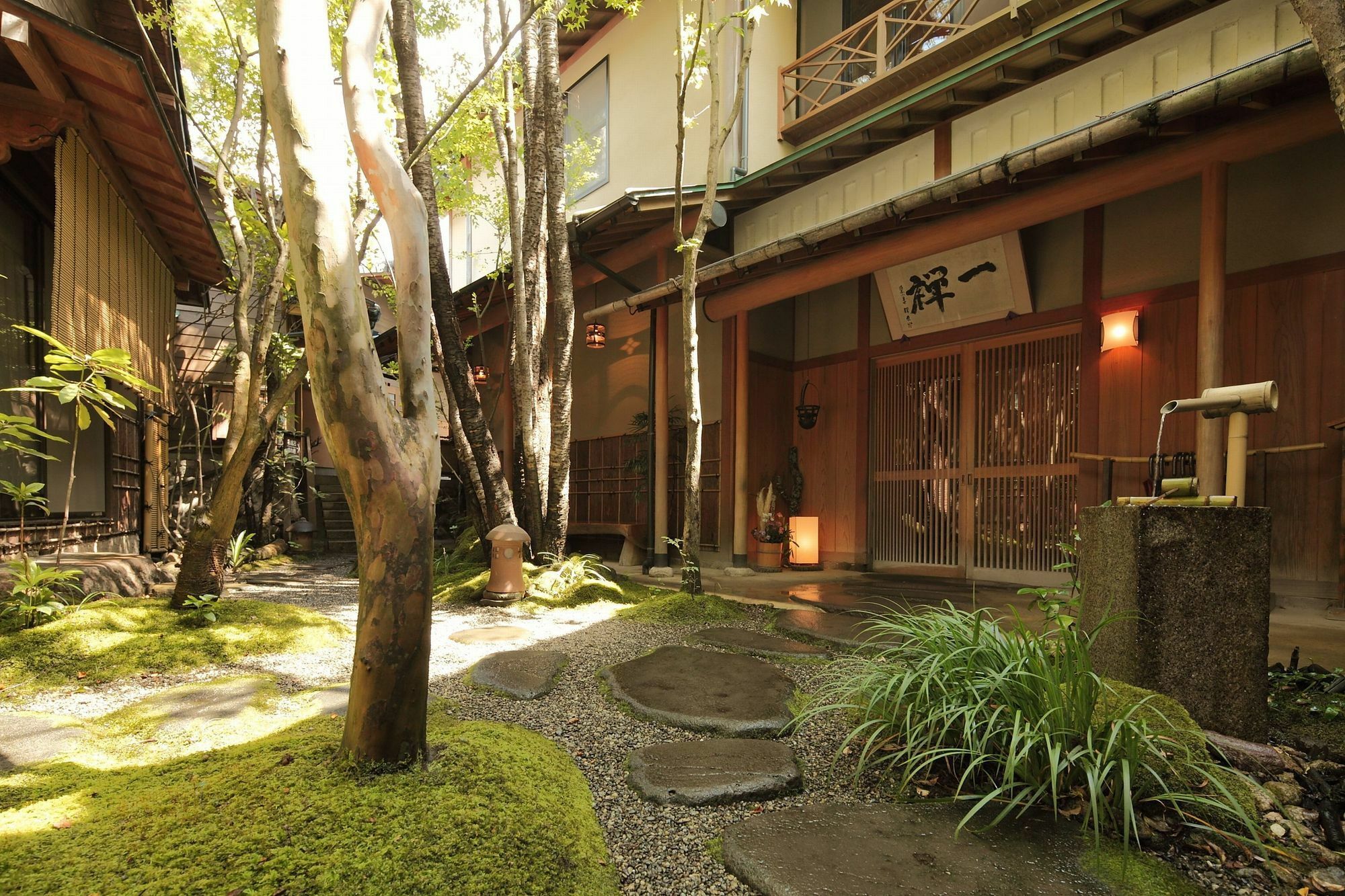 Oyado Ichizen Hotell Yufu Eksteriør bilde
